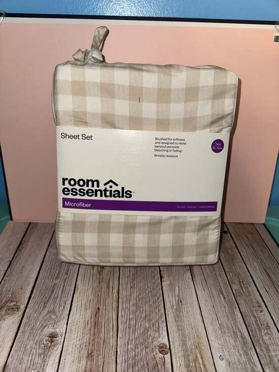 Room Essentials Other - Sheet Set Room Essentials New